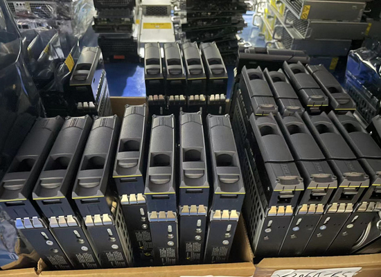 X90-412B-R6 Netapp Ds4243 Disk Shelf Ds4246600gb 2.5 0B31722 15K 6Gbps SAS